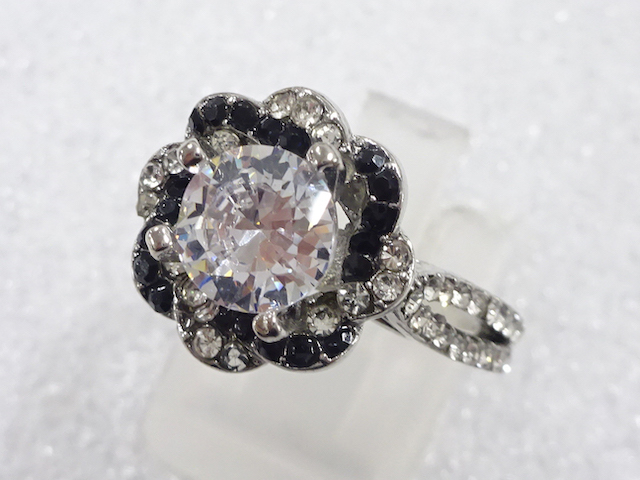 JAPANESE KIMONO / ANTIQUE CRYSTAL RING (SIZE 13)